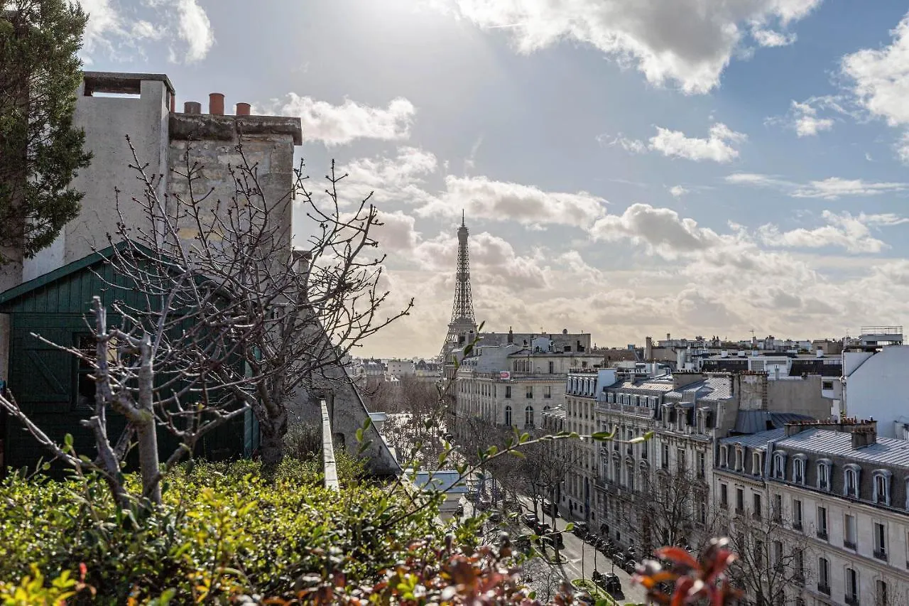 Veeve - Rooftop Views Of The Arc De Triomphe Apartment *